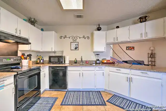 10459 Alpine Village, San Antonio, TX 78245 beautiful kitchen