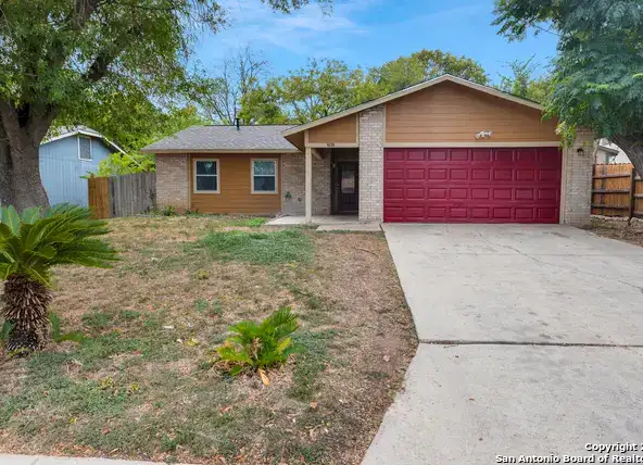 1609 Settlement Way, Aubrey, TX 76227 entrance